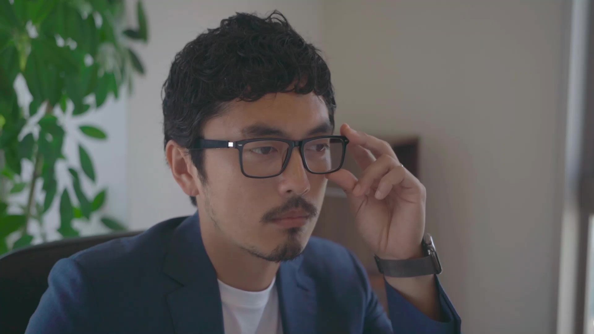 動画を読み込む: EyeRevo image movie